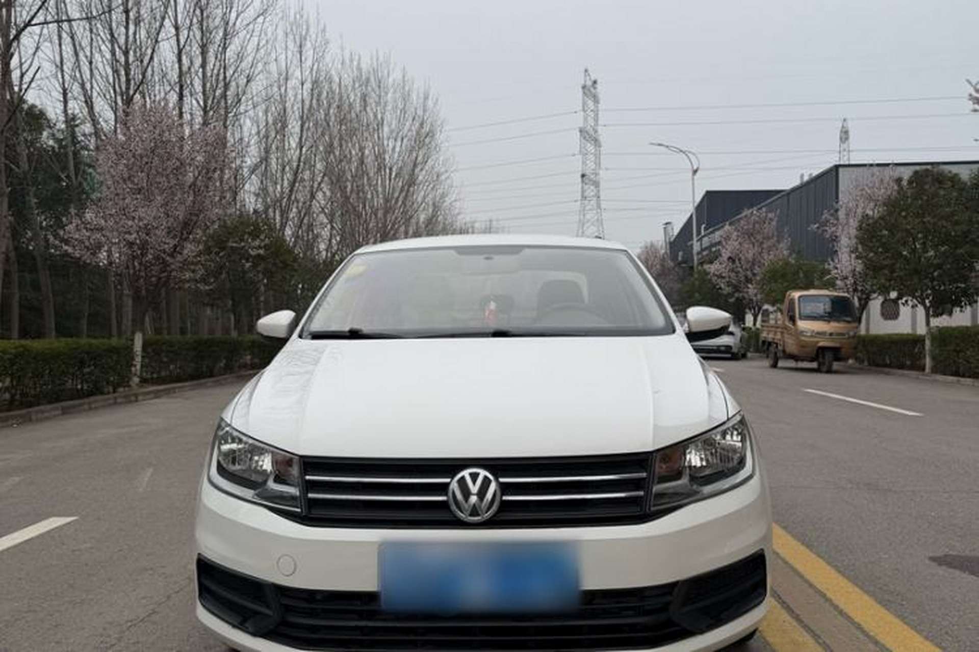 Used Volkswagen Santana 2016 1.6L Manual Fashion Edition Exterior 1