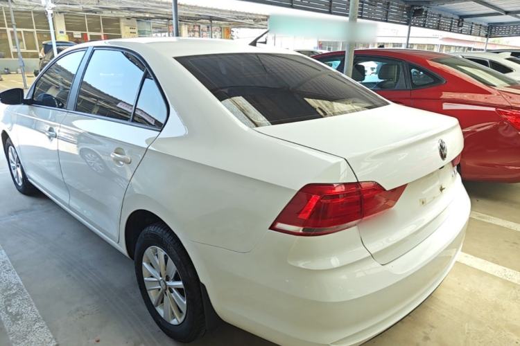 Used Volkswagen Santana 2016 1.6L Manual Fashion Edition Exterior 2