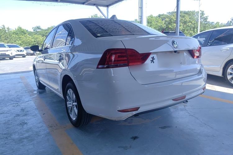 Used Volkswagen Santana 2016 1.6L Manual Fashion Edition Exterior 2