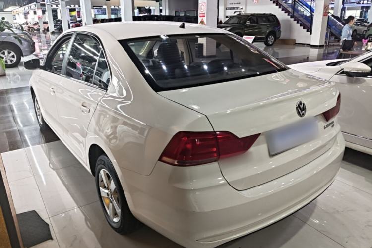 Used Volkswagen Santana 2016 1.6L Automatic Fashion Edition Exterior 2