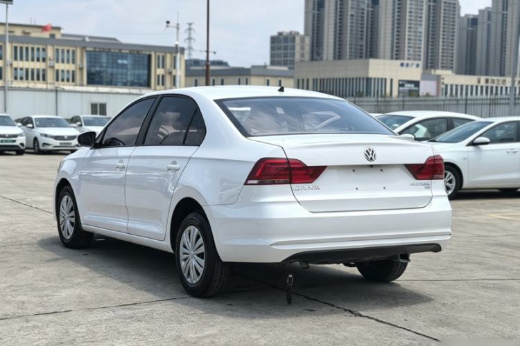 Used Volkswagen Santana 2016 1.6L Manual Fashion Edition Exterior 3