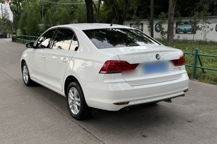 Used Volkswagen Santana 2016 1.6L Automatic Comfort Edition Exterior 3