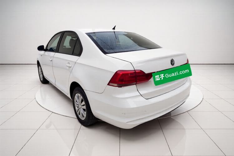 Used Volkswagen Santana 2016 1.6L Manual Fashion Edition Exterior 3