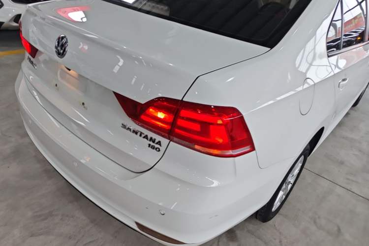 Used Volkswagen Santana 2016 1.6L Automatic Fashion Edition Exterior 3