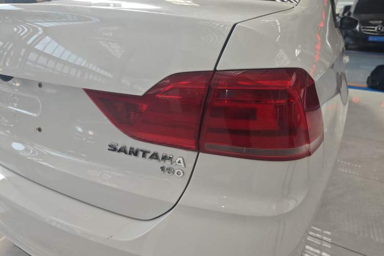 Used Volkswagen Santana 2016 1.6L Manual Fashion Edition Exterior 3