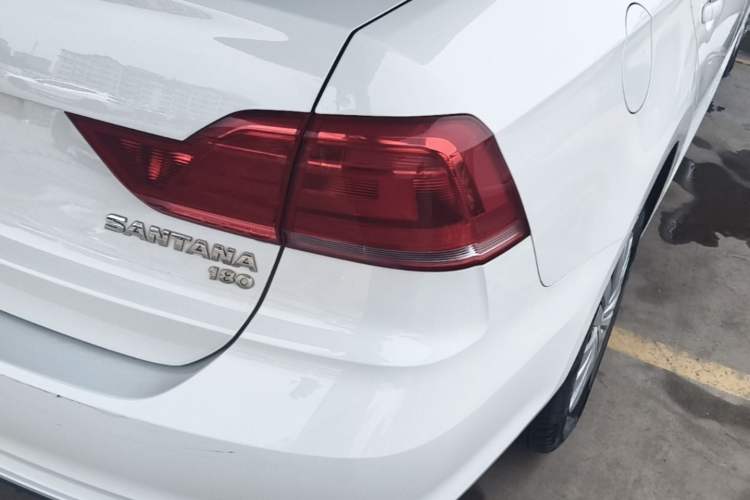 Used Volkswagen Santana 2016 1.6L Manual Fashion Edition Exterior 3