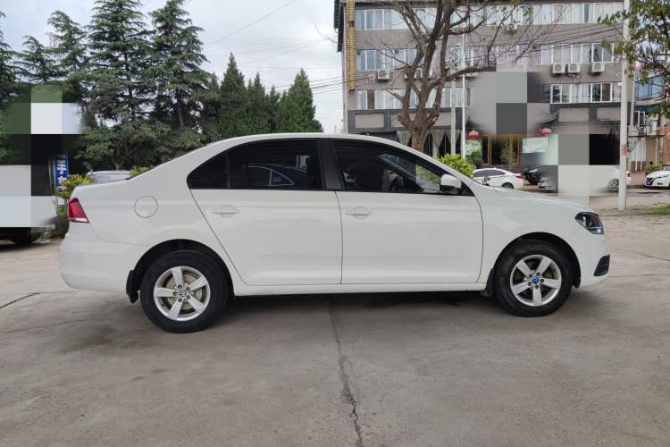 Used Volkswagen Santana 2016 1.6L Automatic Fashion Edition Exterior 4
