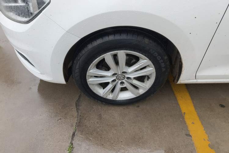 Used Volkswagen Santana 2016 1.6L Automatic Comfort Edition Exterior 4