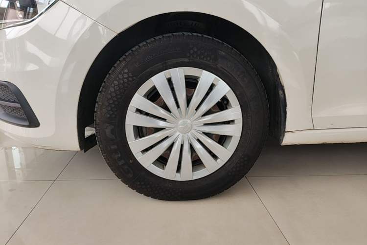 Used Volkswagen Santana 2016 1.4L Manual Fashion Edition Exterior 4