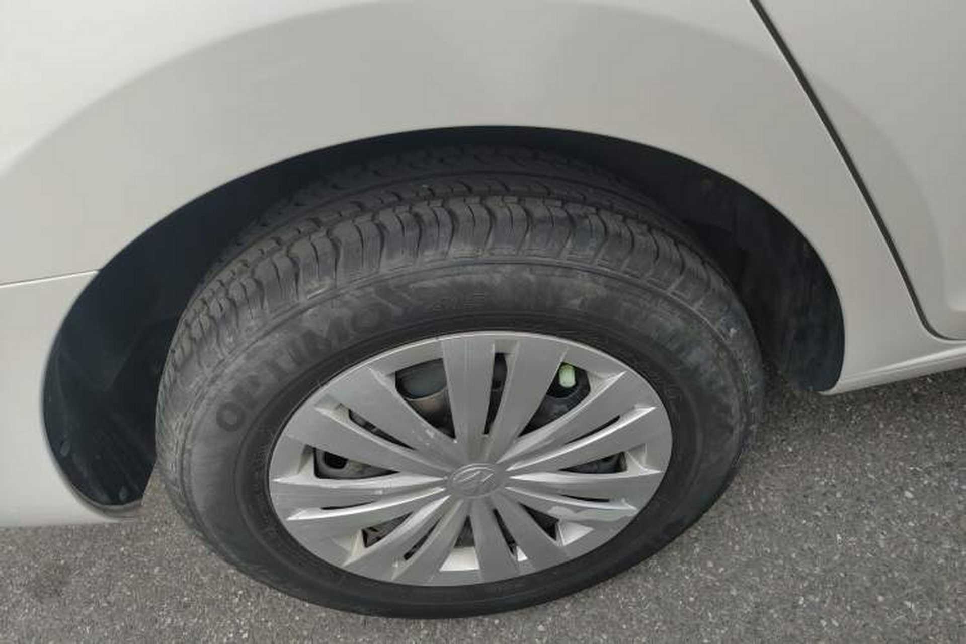 Used Volkswagen Santana 2016 1.6L Manual Fashion Edition Exterior 5