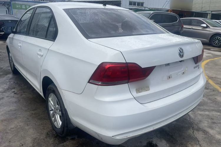 Used Volkswagen Santana 2016 1.6L Manual Fashion Edition Exterior 6