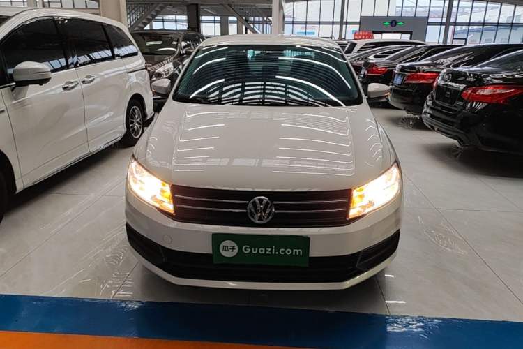 Used Volkswagen Santana 2016 1.6L Manual Fashion Edition Front