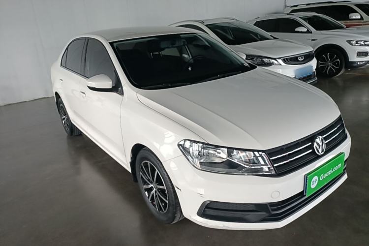 Used Volkswagen Santana 2016 1.6L Manual Fashion Edition Front Right 45 Deg