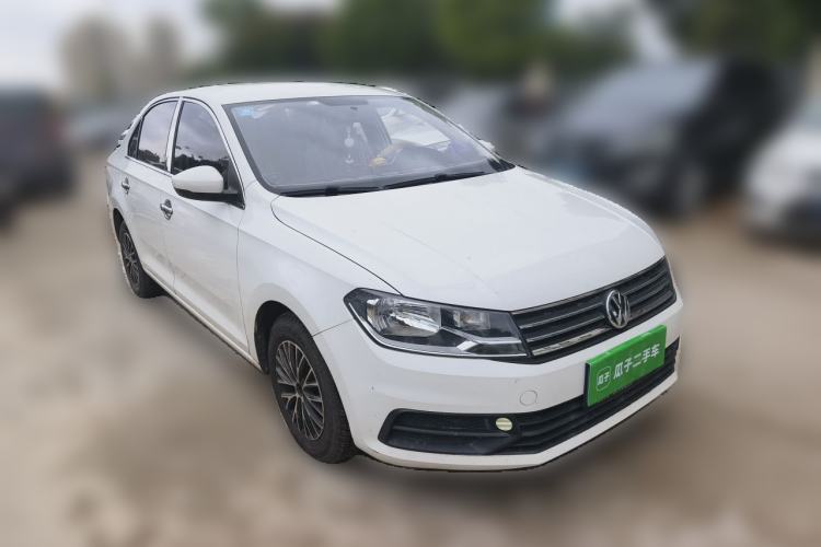 Used Volkswagen Santana 2016 1.6L Manual Fashion Edition Front Right 45 Deg