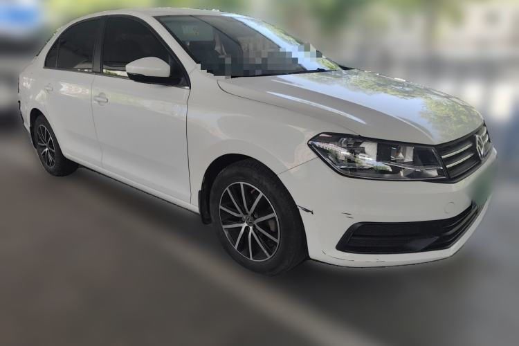 Used Volkswagen Santana 2016 1.6L Manual Fashion Edition Front Right 45 Deg