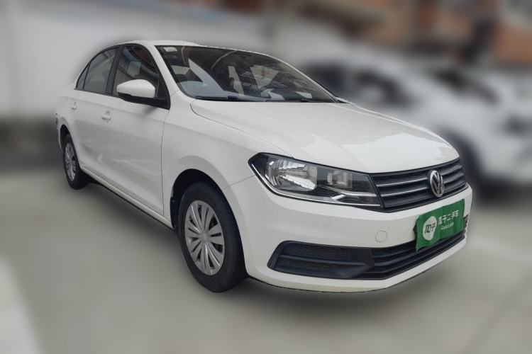 Used Volkswagen Santana 2016 1.6L Automatic Fashion Edition Front Right 45 Deg
