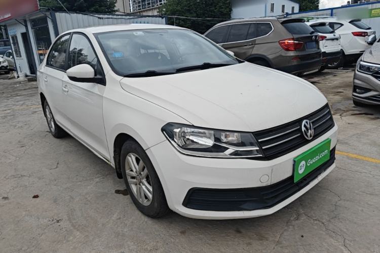 Used Volkswagen Santana 2016 1.6L Manual Fashion Edition Front Right 45 Deg