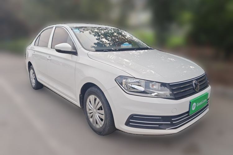 Used Volkswagen Santana 2016 1.6L Manual Fashion Edition Front Right 45 Deg