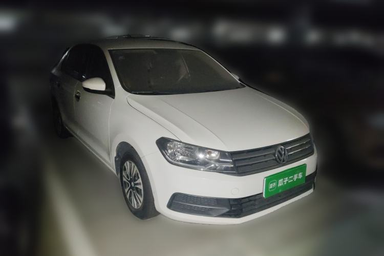 Used Volkswagen Santana 2016 1.4L Manual Fashion Edition Front Right 45 Deg