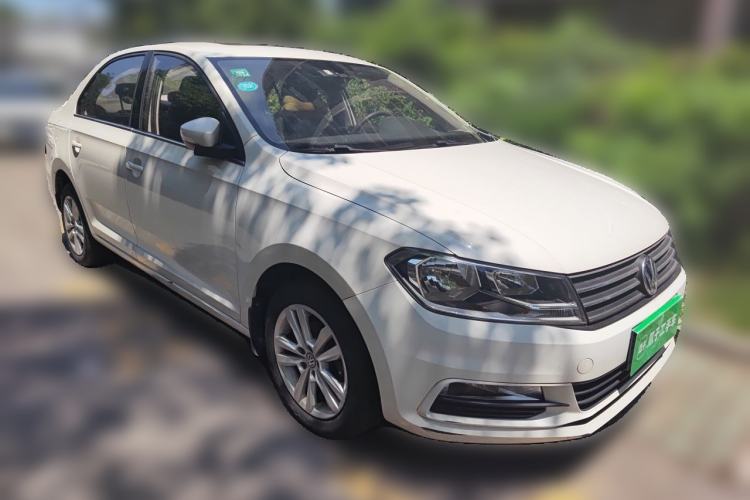 Used Volkswagen Santana 2016 1.6L Automatic Comfort Edition Front Right 45 Deg