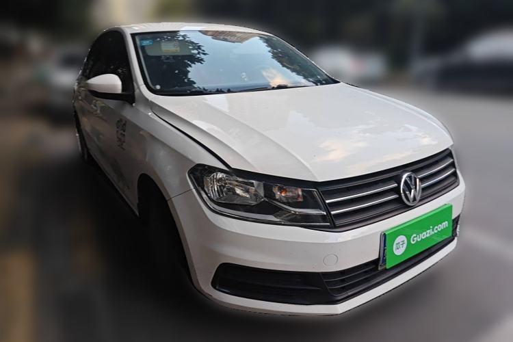 Used Volkswagen Santana 2016 1.6L Manual Fashion Edition Front Right 45 Deg