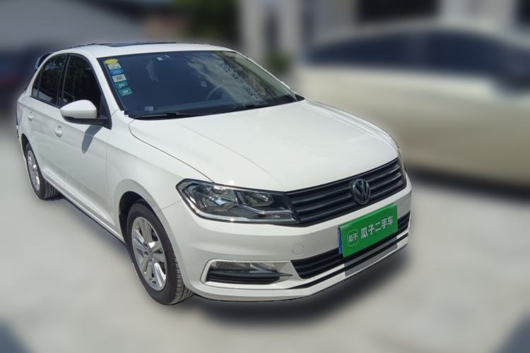 Used Volkswagen Santana 2016 1.6L Automatic Comfort Edition Front Right 45 Deg