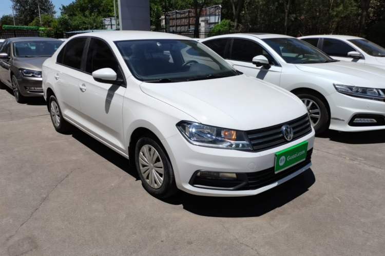 Used Volkswagen Santana 2016 1.4L Manual Fashion Edition Front Right 45 Deg