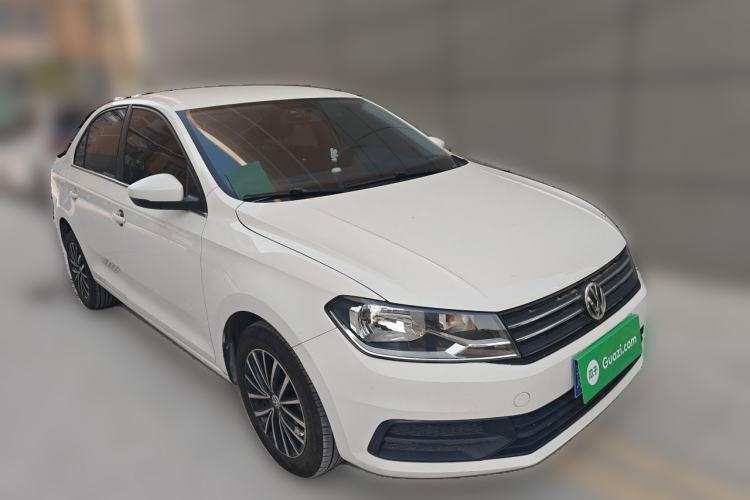 Used Volkswagen Santana 2016 1.6L Automatic Fashion Edition Front Right 45 Deg