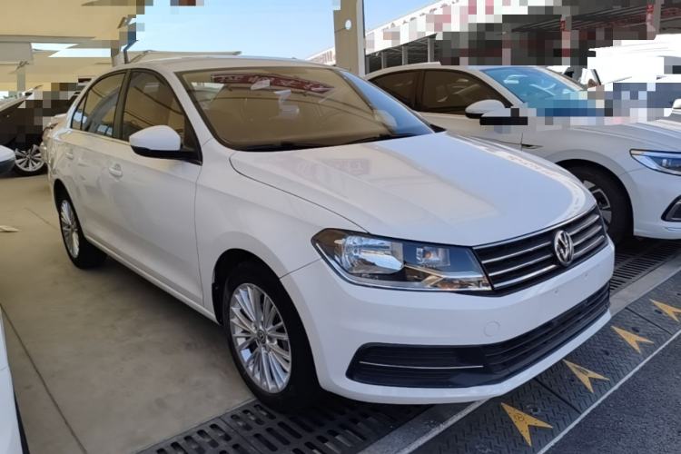 Used Volkswagen Santana 2016 1.6L Automatic Fashion Edition Front Right 45 Deg