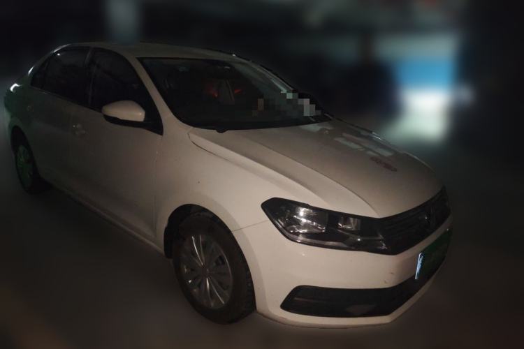 Used Volkswagen Santana 2016 1.6L Manual Fashion Edition Front Right 45 Deg