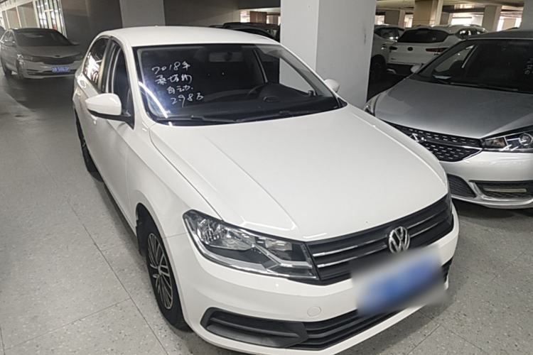 Used Volkswagen Santana 2016 1.6L Automatic Fashion Edition Front Right 45 Deg