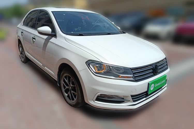 Used Volkswagen Santana 2016 1.6L Manual Comfort Edition Front Right 45 Deg