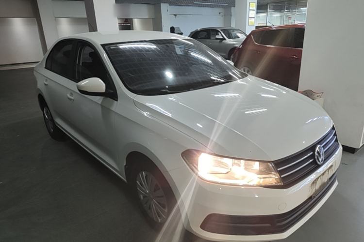 Used Volkswagen Santana 2016 1.4L Manual Fashion Edition Front Right 45 Deg