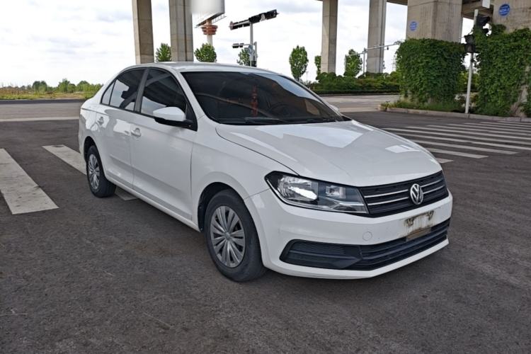 Used Volkswagen Santana 2016 1.4L Manual Fashion Edition Front Right 45 Deg