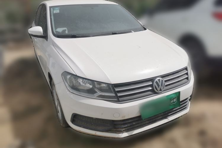 Used Volkswagen Santana 2016 1.6L Automatic Fashion Edition Front Right 45 Deg