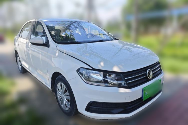 Used Volkswagen Santana 2016 1.4L Manual Fashion Edition Front Right 45 Deg