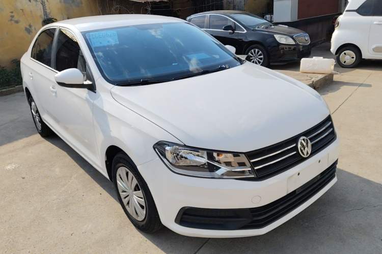 Used Volkswagen Santana 2016 1.4L Manual Fashion Edition Front Right 45 Deg