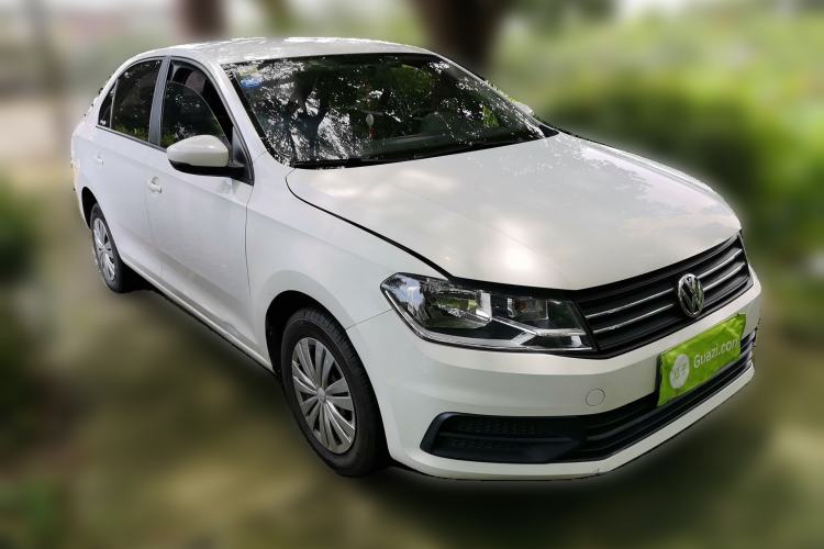 Used Volkswagen Santana 2016 1.6L Automatic Fashion Edition Front Right 45 Deg