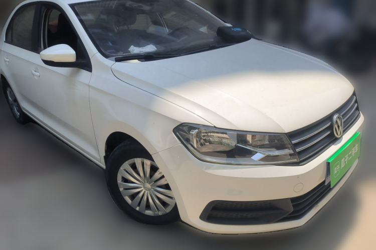 Used Volkswagen Santana 2016 1.4L Manual Fashion Edition Front Right 45 Deg