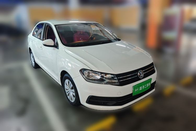 Used Volkswagen Santana 2016 1.4L Manual Fashion Edition Front Right 45 Deg