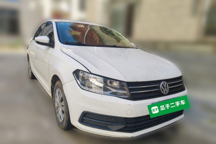 Used Volkswagen Santana 2016 1.6L Automatic Fashion Edition Front Right 45 Deg