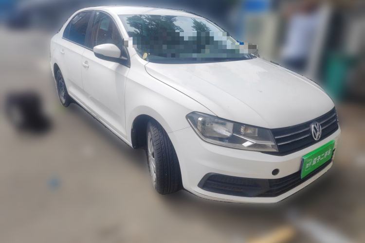 Used Volkswagen Santana 2016 1.6L Manual Fashion Edition Front Right 45 Deg
