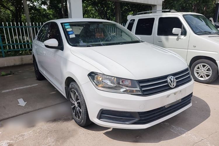 Used Volkswagen Santana 2016 1.4L Manual Fashion Edition Front Right 45 Deg