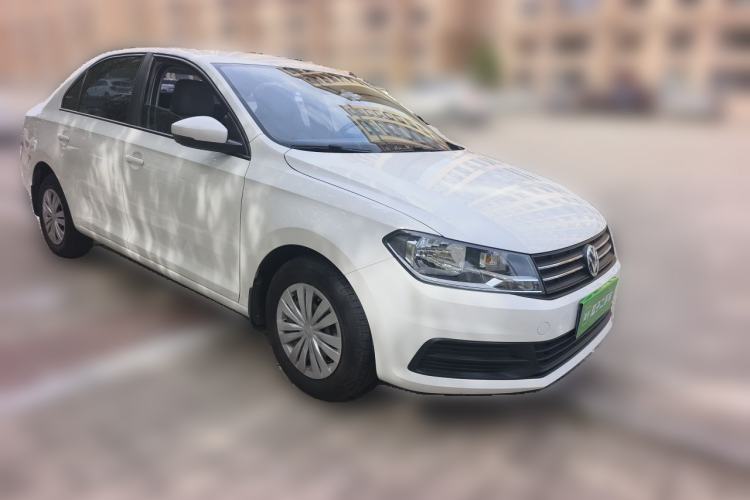 Used Volkswagen Santana 2016 1.4L Manual Fashion Edition Front Right 45 Deg