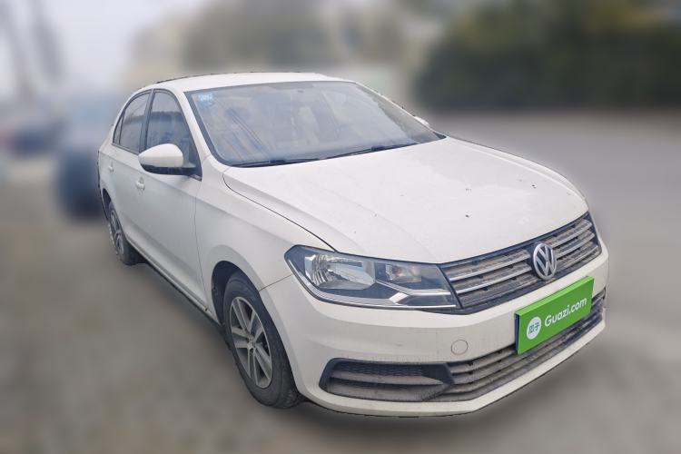 Used Volkswagen Santana 2016 1.6L Manual Fashion Edition Front Right 45 Deg