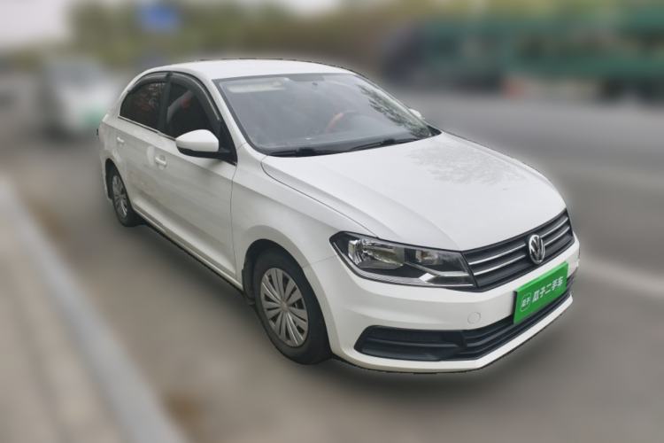Used Volkswagen Santana 2016 1.6L Manual Fashion Edition Front Right 45 Deg