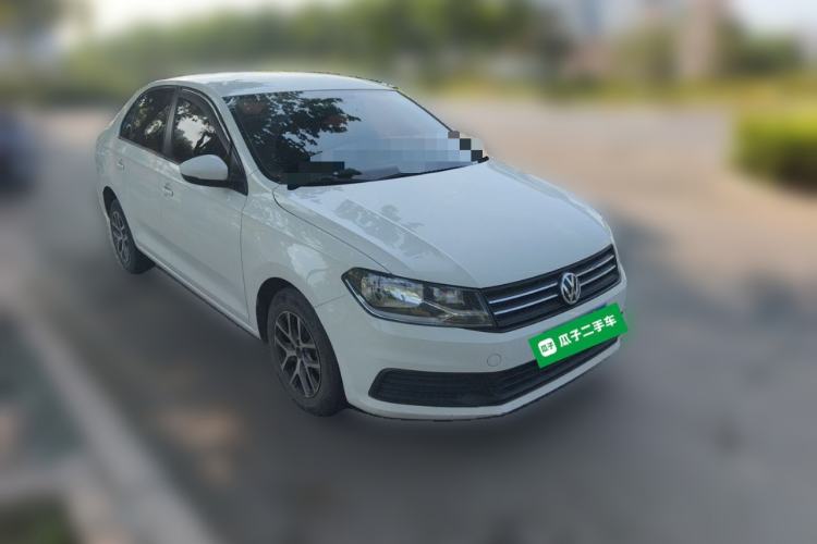 Used Volkswagen Santana 2016 1.4L Manual Fashion Edition Front Right 45 Deg