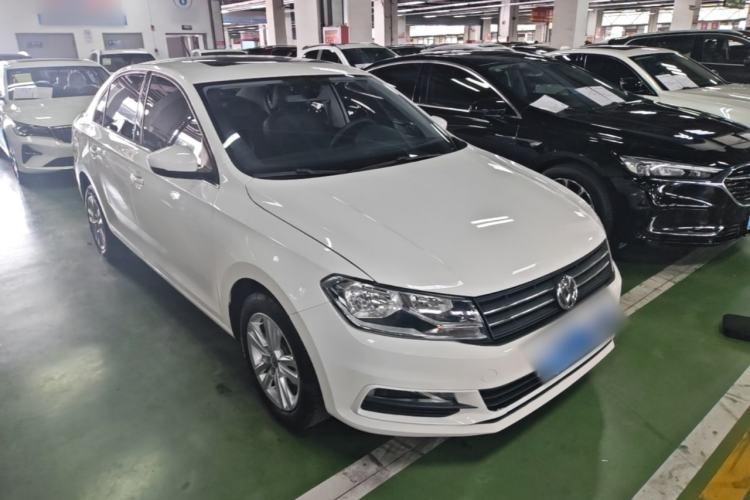 Used Volkswagen Santana 2016 1.6L Automatic Comfort Edition Front Right 45 Deg