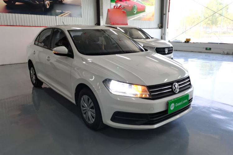 Used Volkswagen Santana 2016 1.4L Manual Fashion Edition Front Right 45 Deg