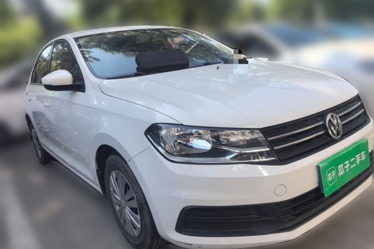 Used Volkswagen Santana 2016 1.4L Manual Fashion Edition Front Right 45 Deg
